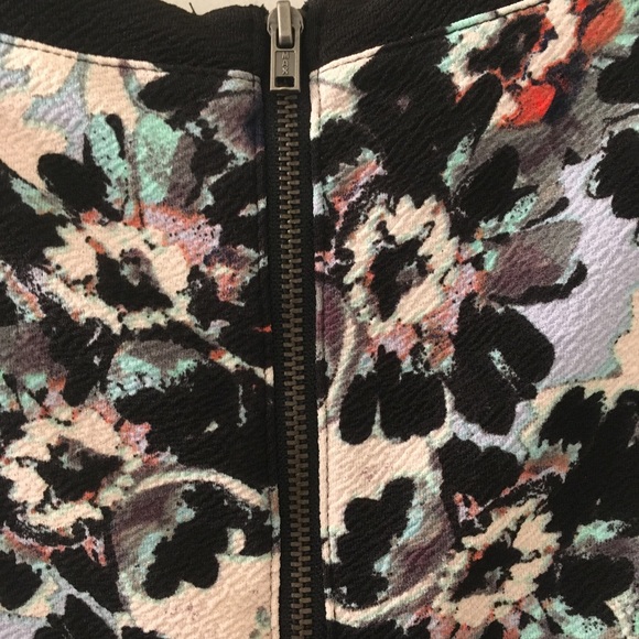 Floral Mini Dress - Picture 6 of 7